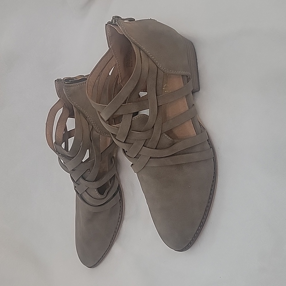 A Rider Girl Brown Taupe Small Heels Size 9 - Picture 2 of 9